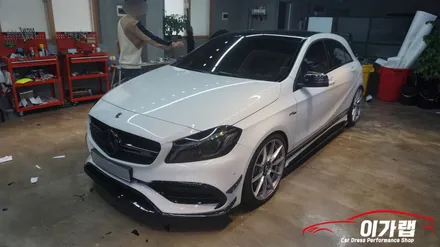 벤츠 A45AMG 에이버리블랙유광 그릴랩핑 & 라이트눈썹라인랩핑 작업은 김포이가랩에서~!!!!! / 경기 김포 통진