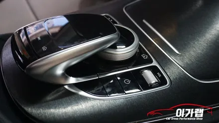 벤츠 E클래스 E220D 하이그로시 스크레치&지문자국을 없애다!3M1080 블랙브러쉬 실내랩핑 [김포랩핑][인천랩핑][일산랩핑][실내랩핑] 김포이가랩에서 !!! / 경기 김포 통진