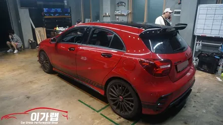 벤츠 A45 AMG 루프스킨&손잡이포인트랩핑&라이트필름 작업! 김포 이가랩 에서 [김포이가랩][김포랩핑샵][랩핑전문점][정품필름취급점] / 경기 김포 통진
