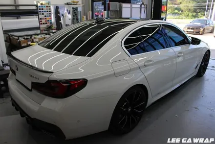 BMW 5시리즈 루프스킨 고광택 블랙 필름으로 시공! 요즘대세인 고광택 PET필름 / 김포, 파주, 인천