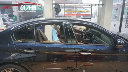 BMW530i 창문틀 크롬가리기! 크롬없애기! 크롬을 싫어하는분은 강력추천! 김포이가랩에서~[김포랩핑][인천랩핑][일산랩핑][김포카스킨] / 경기 김포 통진