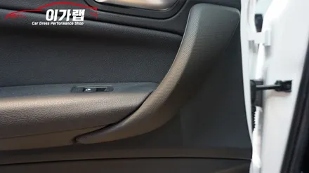 BMW 118D 실내 3M2080 매트릭스블랙 & 라이트필름 김포 이가랩 에서 [김포랩핑][실내랩핑][포인트랩핑][랩핑전문점][PPF] / 경기 김포 통진