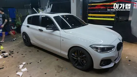 BMW 1시리즈 루프스킨 제거 & 뒷범퍼하단 포인트랩핑 ! 김포 이가랩 에서 [김포랩핑][필름제거][전체랩핑제거][랩핑맛집][김포랩핑샵] / 경기 김포 통진
