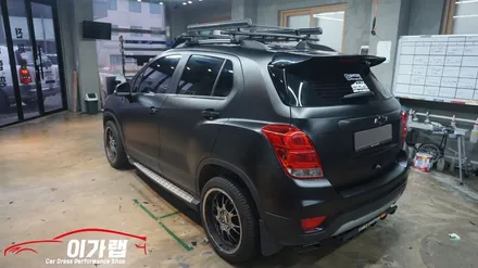 쉐보레 트랙스 전체랩핑 3M2080사틴블랙 으로 ! / 김포, 파주, 인천