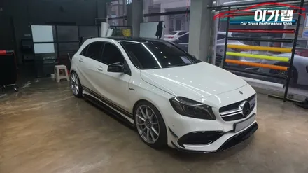 벤츠 A45AMG 에이버리블랙유광 그릴랩핑 & 라이트눈썹라인랩핑 작업은 김포이가랩에서~!!!!! / 경기 김포 통진