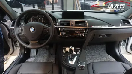 BMW320D 하이그로시 기스방지&드레스업효과 3M1080매트릭스블랙으로 랩핑!!김포이가랩에서~!!!!!! / 경기 김포 통진