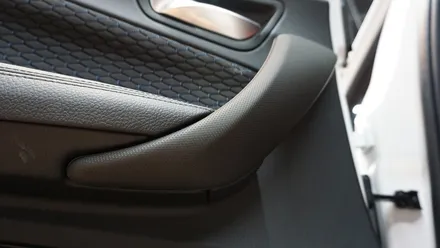 BMW 118D 쉐도우 에디션 실내랩핑!! 순정같이 일체감있는 3m메트릭스블랙 랩핑작업기!! / 경기 김포 통진