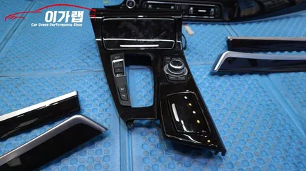 BMW520D 실내 티타늄브러쉬 & 퍼플그레이라이트필름 세련되게 바뀐모습 !!!!김포이가랩에서 깔끔하게시공! / 경기 김포 통진