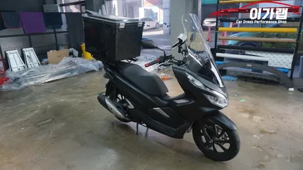 혼다 PCX125 전체랩핑!!!! 에이버리 유광 옐로우로 탈바꿈!!! 김포 이가랩 에서 [오토바이랩핑][정품필름취급점][랩핑의모든것] / 경기 김포 통진