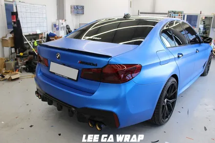 BMW 5시리즈 전체랩핑 블루 컬러에서 유로마스터 무광 골드블루펄 앞범퍼 무광 PPF 까지한번에 / 김포, 파주, 인천