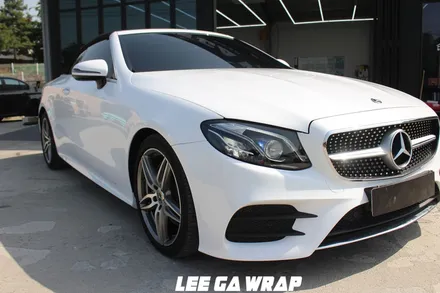 벤츠 E220D 카브리올레 은색에서 유로마스터 고광택필름 화이트 색으로 ! 오픈카는 화이트색이죠! / 김포, 파주, 인천