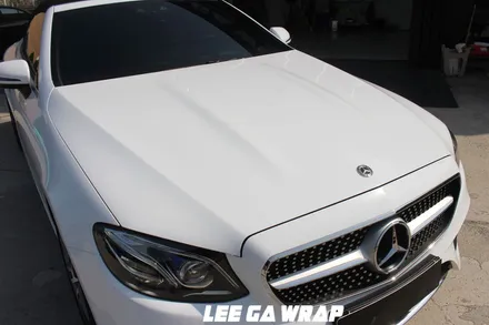 벤츠 E220D 카브리올레 은색에서 유로마스터 고광택필름 화이트 색으로 ! 오픈카는 화이트색이죠! / 김포, 파주, 인천