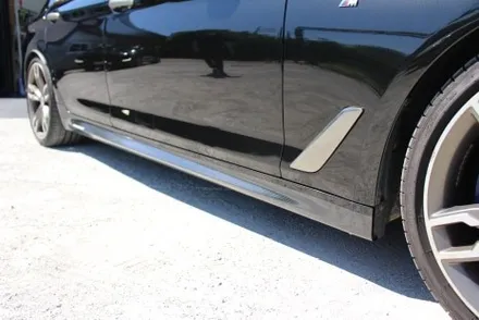 BMW 550D 전체랩핑 ! 랩핑 수명이 끝나서 고광택으로 재시공 입고해주셨습니다 . 포인트로 카본PPF 작업까지 한번에 ! / 경기 김포 통진