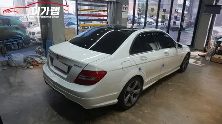 벤츠 C220 크롬없애기 크롬가리기 김포 이가랩 에서 [김포랩핑][전체랩핑][크롬딜리트][크롬가리기][블랙유광랩핑][정품필름취급점] / 경기 김포 통진