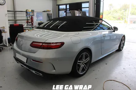 벤츠 E220D 카브리올레 은색에서 유로마스터 고광택필름 화이트 색으로 ! 오픈카는 화이트색이죠! / 김포, 파주, 인천