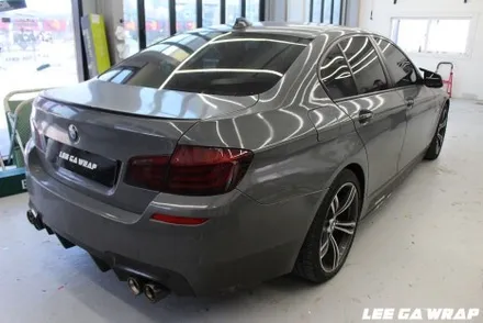 BMW 5시리즈 전체 제거 및 전체재시공! 화이트골드펄색상으로 김포이가랩에서 깔끔하게 시공완료 / 경기 김포 통진