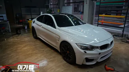 BMW M4 시선강탈 범접할수없는 색상의 전체랩핑!! 이가랩/전체랩핑/부분랩핑/포인트랩핑/그릴랩핑/실내랩핑/PPF/유리막코팅/유막제거/카스킨 / 경기 김포 통진