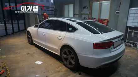 아우디 A5 스포츠백 루프스킨  재시공! 에이버리 블랙유광으로 꼼꼼하고깔끔하게 김포이가랩에서~[김포랩핑][일산랩핑][인천랩핑][래핑] / 경기 김포 통진