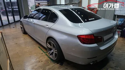 BMW520D 루프스킨 & 라이트톤다운 ! 김포 이가랩 에서 ~[김포랩핑][일산랩핑][인천랩핑][라이트필름][랩핑전문점] / 경기 김포 통진
