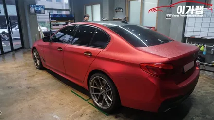 BMW 5시리즈 G30  헤드라이트 톤다운 & 그릴 리얼카본랩핑! 김포 이가랩 에서 [그릴랩핑][포인트랩핑][라이트톤다운][김포랩핑샵] / 경기 김포 통진