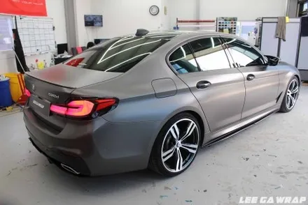 BMW 5시리즈 전체랩핑 재시공! 브루클린그레이! 순정느낌의 완벽한 고광택! / 경기 김포 통진