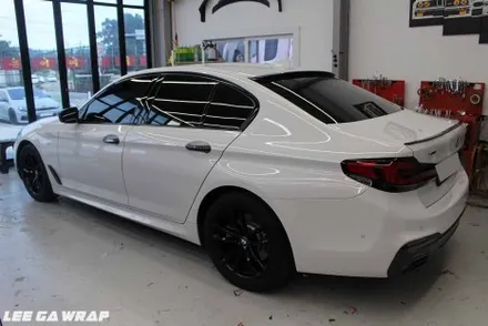 BMW 5시리즈 (G30) 전체랩핑 니파필름 브루클린그레이 ! 순정공구리색의 가장가까운컬러 / 경기 김포 통진