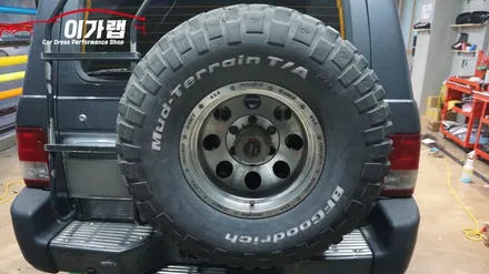 갤로퍼2 오프로드 실내랩핑 ! 시대에 맞게 실내도 나만의스타일로! 3M1080 메트릭스블랙 김포 이가랩에서!!!!!! / 경기 김포 통진