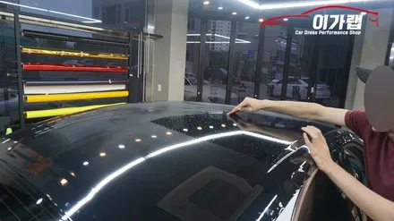 벤츠 E클래스 E300 AMG라인 루프스킨 에이버리블랙 유광 김포이가랩에서~![김포랩핑][인천랩핑][일산랩핑][김포카스킨]랩핑전문점 / 경기 김포 통진
