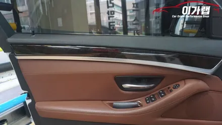 BMW 520D 우드트림을 3M1080매트릭스블랙 으로 순정틱하면서 고급스러움! 김포 이가랩 에서 [김포랩핑][실내랩핑][인천랩핑][PPF] / 경기 김포 통진