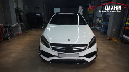 벤츠 A45AMG 에이버리블랙유광 그릴랩핑 & 라이트눈썹라인랩핑 작업은 김포이가랩에서~!!!!! / 경기 김포 통진