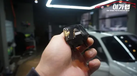 BMW 118D 손잡이 블랙유광 재시공 & 그릴안쪽스트럿바 랩핑! 김포 이가랩 에서~[김포랩핑][포인트랩핑][PPF][루프스킨][강서랩핑][인천랩핑] / 경기 김포 통진