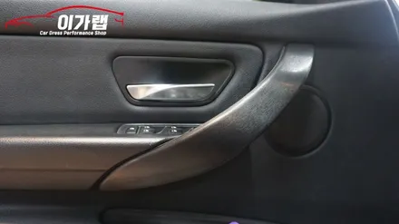 BMW 320D 우드트림에서 3M1080블랙브러쉬 결이들어가있어 한층더 고급스러움! 김포이가랩에서~[김포랩핑][일산랩핑][인천랩핑][실내래핑][래핑] / 경기 김포 통진