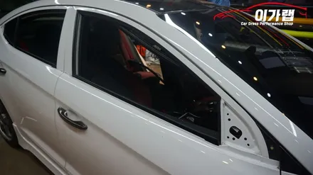 아반떼 스포츠 창문몰딩 순정블랙무광에서 에이버리 블랙유광으로!!김포 이가랩 에서~![김포랩핑][김포랩핑][크롬가리기][몰딩랩핑][PPF] / 경기 김포 통진