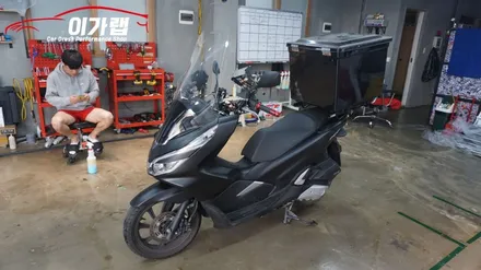 혼다 PCX125 전체랩핑!!!! 에이버리 유광 옐로우로 탈바꿈!!! 김포 이가랩 에서 [오토바이랩핑][정품필름취급점][랩핑의모든것] / 경기 김포 통진
