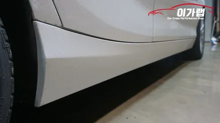 BMW 118D 사이드스텝의 허전함을 퍼포먼스데칼 신형폰트로 깔끔하게! 김포이가랩에서~![김포랩핑][인천랩핑][일산랩핑][김포카스킨] / 경기 김포 통진