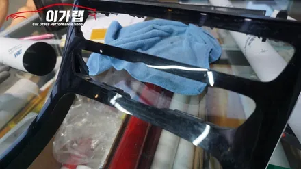 벤츠 E클래스 실내하이글로시 랩핑 & 라이트톤다운 ! 김포 이가랩 에서 [김포랩핑][실내랩핑][일산랩핑][랩핑전문점][PPF] / 경기 김포 통진