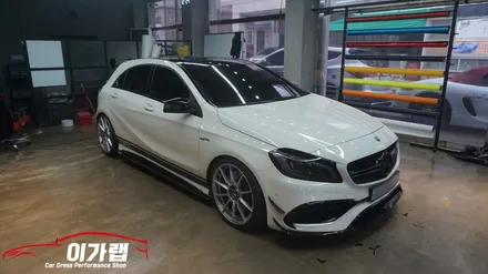 벤츠 A45AMG 에이버리블랙유광 그릴랩핑 & 라이트눈썹라인랩핑 작업은 김포이가랩에서~!!!!! / 경기 김포 통진