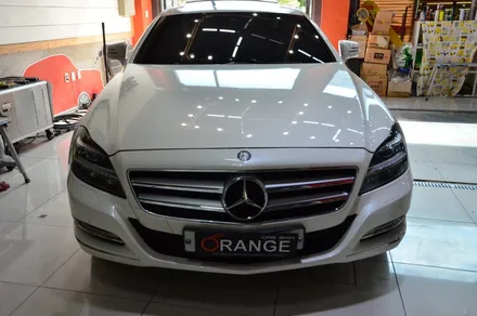 대전 카스킨+오렌지 카스킨+벤츠 CLS 350+실내랩핑+사틴 화이트 알루미늄+Satin White Aluminum / 대전 유성구 원신흥동