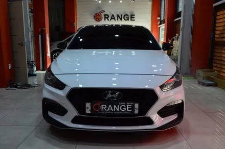 대전 카스킨+오렌지 카스킨+현대 i30+전체랩핑+Satin White Aluminum+새틴 화이트 알루미늄 / 대전 유성구 원신흥동