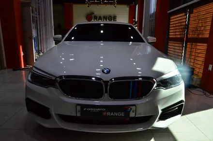 대전 카스킨+오렌지 카스킨+BMW G30 520d+루프스킨+유광블랙 / 대전 유성구 원신흥동