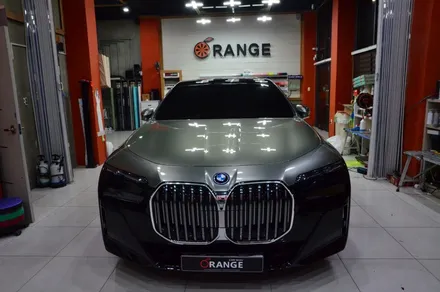 대전 카스킨 + 오렌지 카스킨 + BMW + G70 740i + 상단 듀오톤 시공 + AX Film AVENTURINE GREEN XPE6540 / 대전 유성구 원신흥동