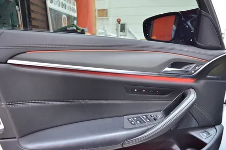 대전 카스킨+오렌지 카스킨+BMW G30 520D+3M-MX12 메트릭스블랙+실내부분랩핑 / 대전 유성구 원신흥동