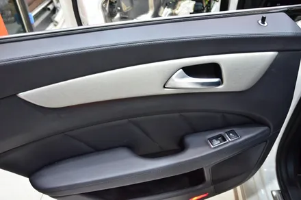 대전 카스킨+오렌지 카스킨+벤츠 CLS 350+실내랩핑+사틴 화이트 알루미늄+Satin White Aluminum / 대전 유성구 원신흥동