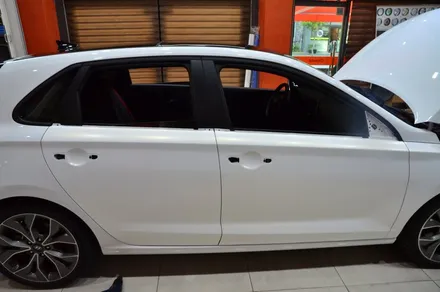 대전 카스킨+오렌지 카스킨+현대 i30+전체랩핑+Satin White Aluminum+새틴 화이트 알루미늄 / 대전 유성구 원신흥동