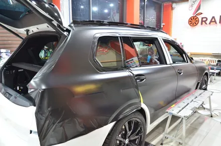 대전 카스킨 + 오렌지 카스킨 + 전체 랩핑 + BMW + X7 M50i + 에이버리 슈프림(AVERY DENNISON)사틴블랙 + Satin Black / 대전 유성구 원신흥동