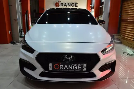 대전 카스킨+오렌지 카스킨+현대 i30+전체랩핑+Satin White Aluminum+새틴 화이트 알루미늄 / 대전 유성구 원신흥동