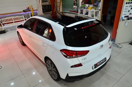 대전 카스킨+오렌지 카스킨+현대 i30+전체랩핑+Satin White Aluminum+새틴 화이트 알루미늄 / 대전 유성구 원신흥동