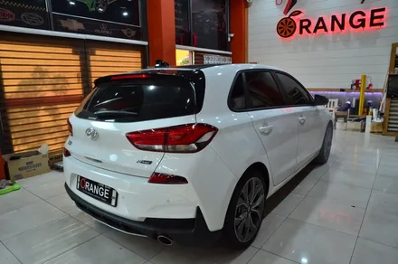 대전 카스킨+오렌지 카스킨+현대 i30+전체랩핑+Satin White Aluminum+새틴 화이트 알루미늄 / 대전 유성구 원신흥동