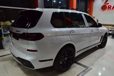 대전 카스킨 + 오렌지 카스킨 + 전체 랩핑 + BMW + X7 M50i + 에이버리 슈프림(AVERY DENNISON)사틴블랙 + Satin Black / 대전 유성구 원신흥동