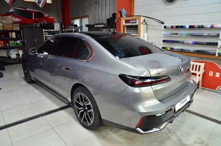 대전 카스킨 + 오렌지 카스킨 + BMW + G70 740i + 듀오톤 시공 + BBWRAP PET Piano Black RF002 / 대전 유성구 원신흥동